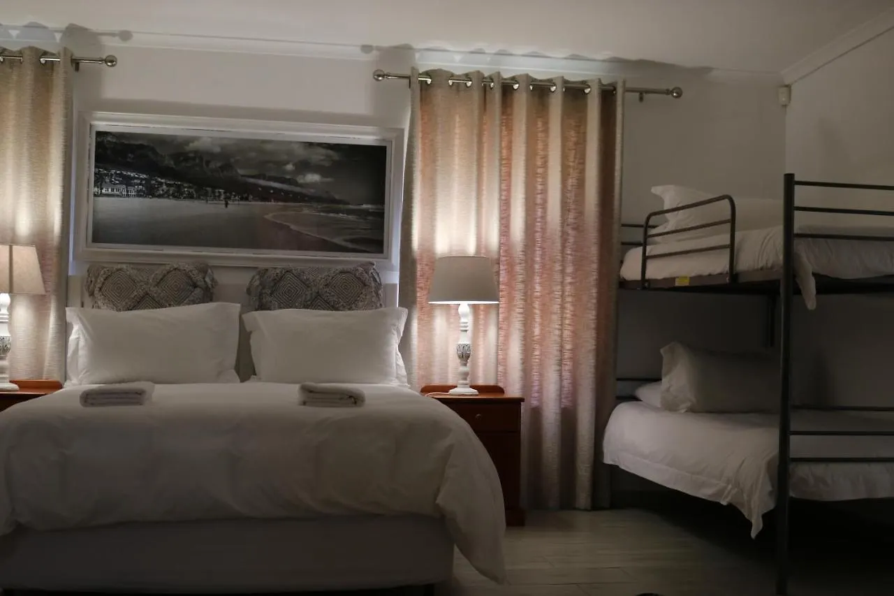 Goose Green Lodge Noordhoek Guest house